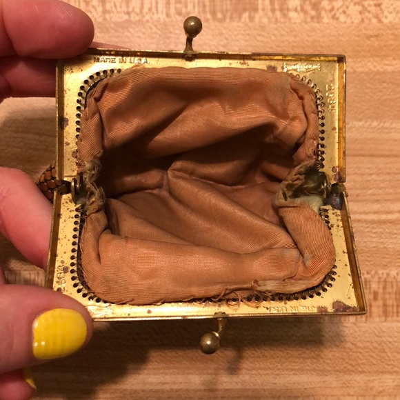 Vintage Gold Change Purse - Picture 3 of 8